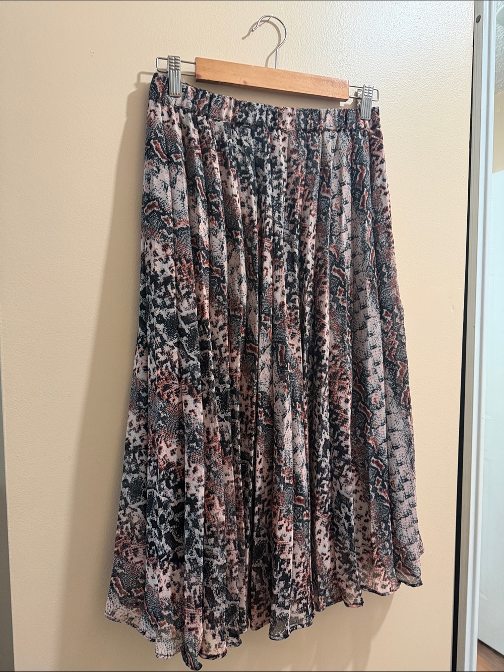 Pleated Animal-Print Midi Skirt in Blush and Black